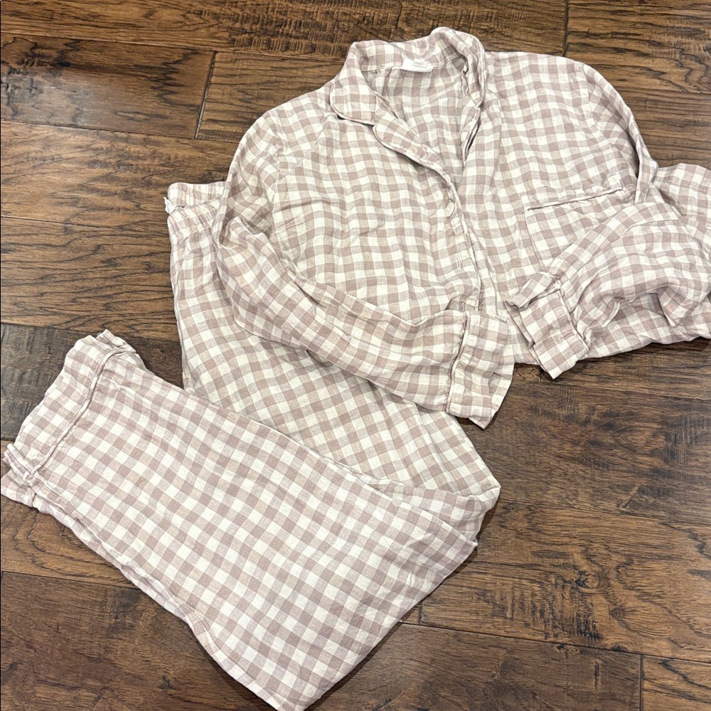 Piglet in Bed 100% Linen Pajama set